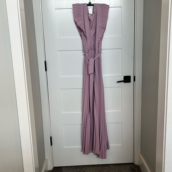 pleated maxi dress - Picture 1 of 7